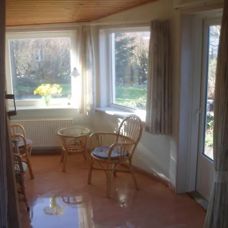 Alléhuset Nyaraló *